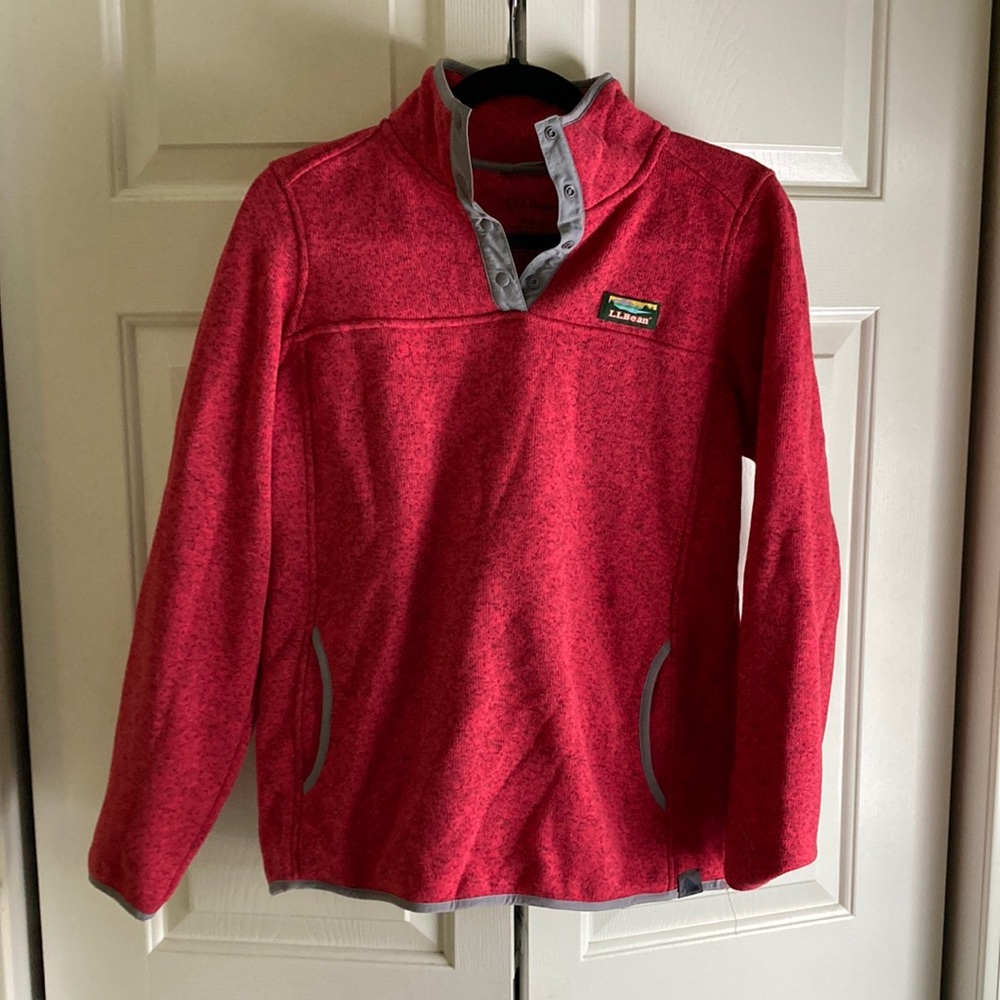 LL.Bean 1/4 button fleece sweater. Great for winter activities and keeping cozy!